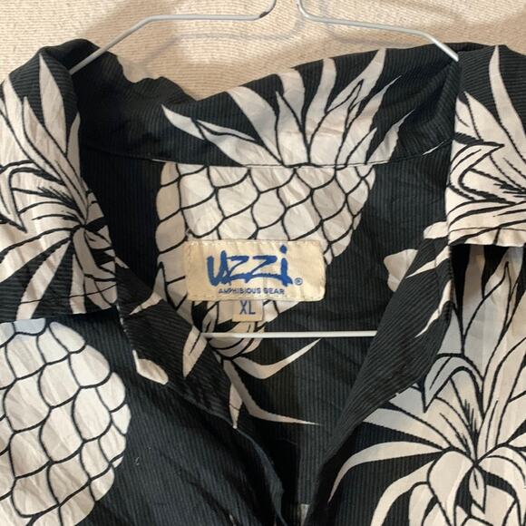 Uzzi mens XL Amphibious wear pineapple button down black white hawaiian shirt tr - Picture 3 of 10